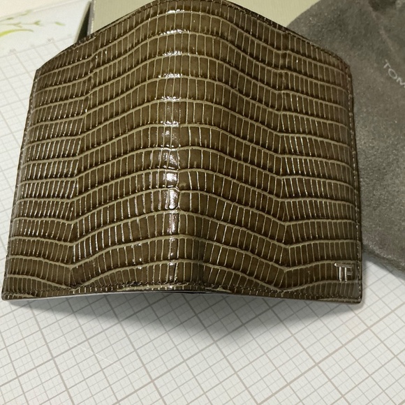 Tom Ford exotic skin bifold wallet - Picture 3 of 8
